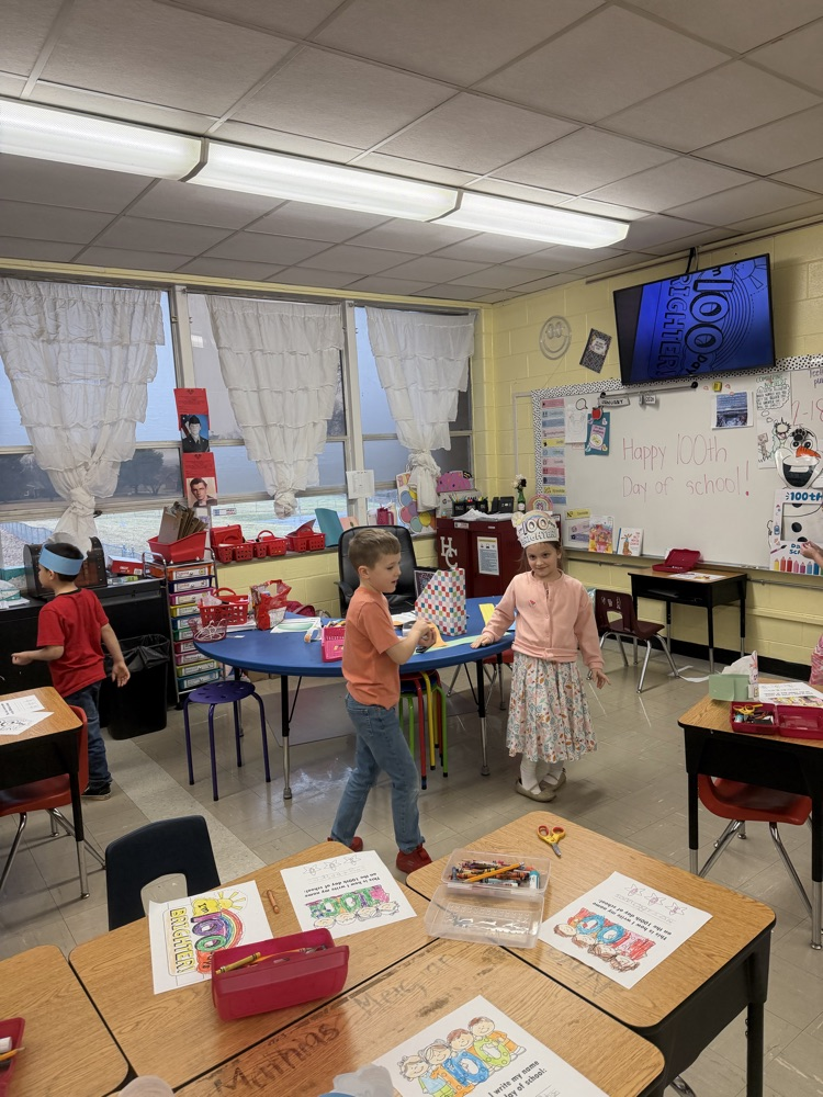 Mrs. Wardβs Class- 100th Day