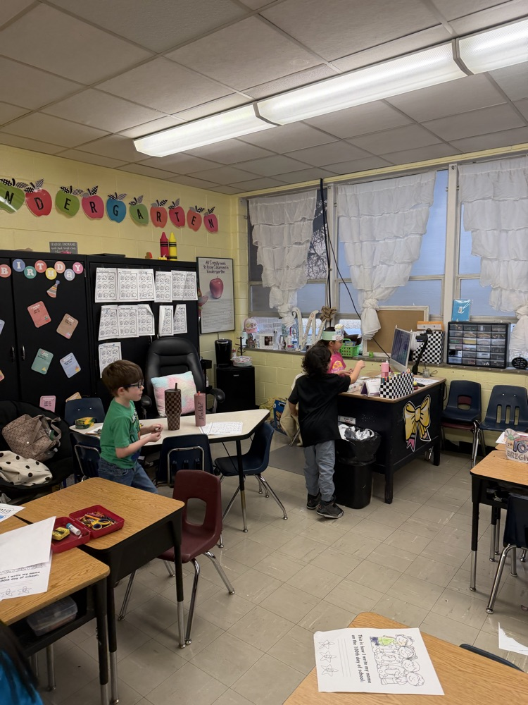 Mrs. Wardβs Class- 100th Day