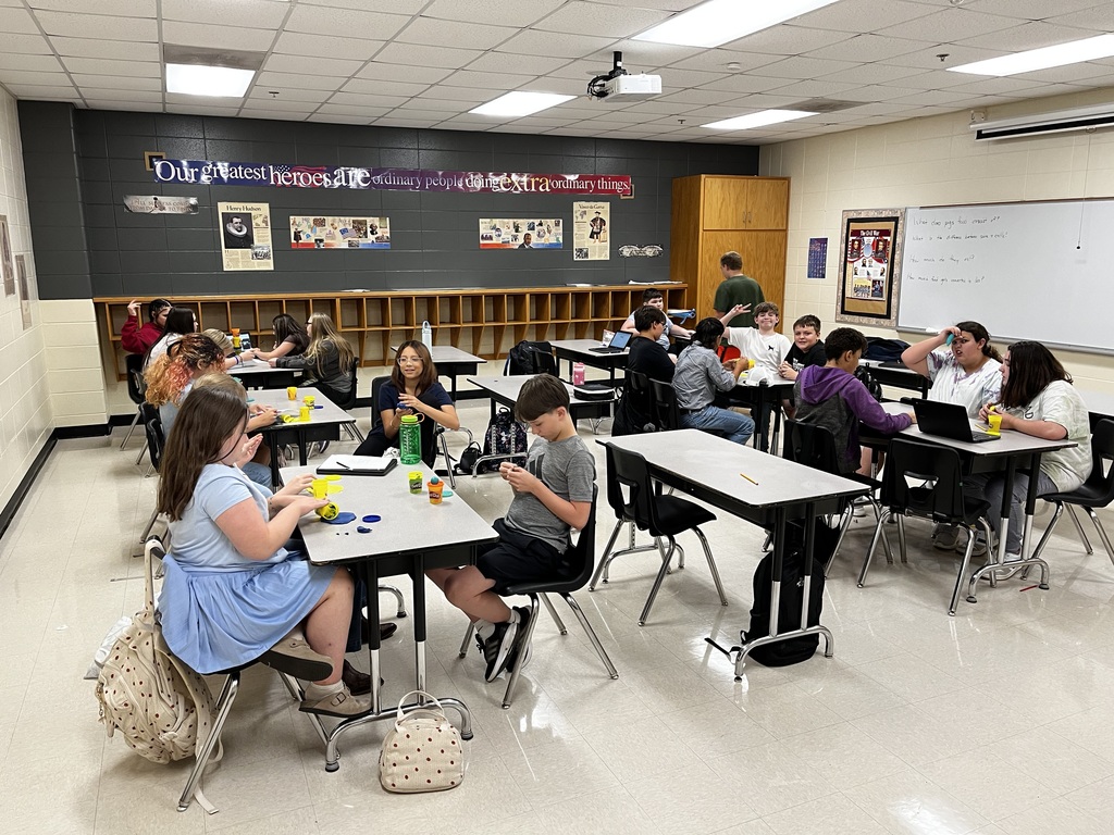 👩‍🌾🐄 Hands-on Learning in Intro to Agriculture!  Mr. Jennings’ students got creative while studying the ruminant digestive system. Using colorful play dough, they built models to better understand the four parts of the ruminants digestive tract. A fun (and messy!) way to bring science to life! 🌾✨