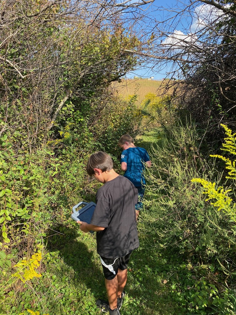 🔬🌿 The HMS Science Club kicked off the year on Tuesday, Sept. 16 with nearly 50 students in attendance! Members hiked through Baker Prairie, identifying plants, insects, and even a few animals using a fun new app. 🐾🍃
