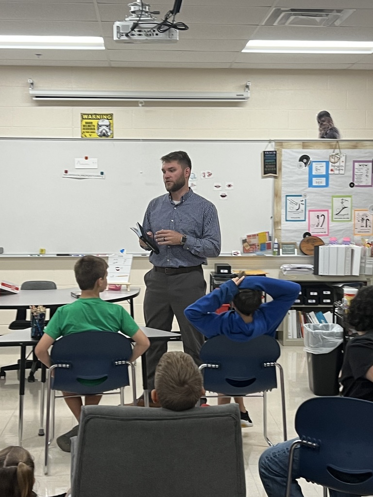 A big thanks to Mr. Ditmanson for speaking today at 5th Grade FCA. The students enjoyed the message of “being a light” at school and also in the community. 