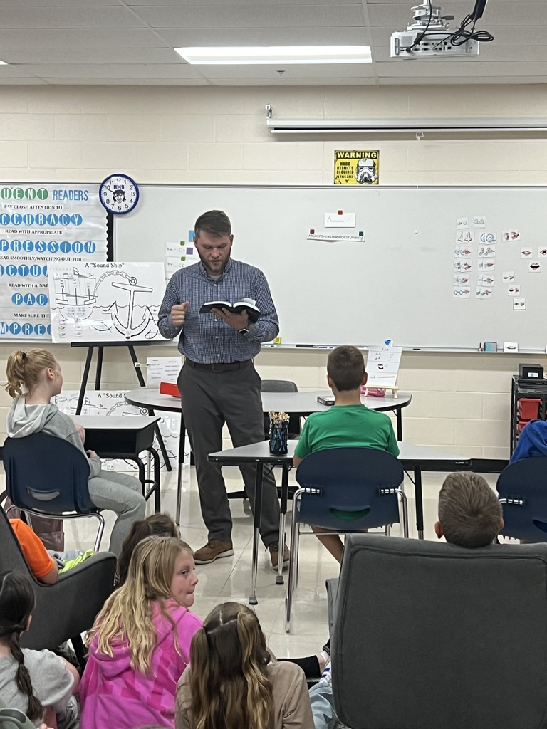 A big thanks to Mr. Ditmanson for speaking today at 5th Grade FCA. The students enjoyed the message of “being a light” at school and also in the community. 