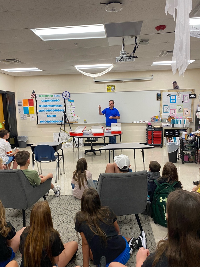   🙏 A big thank you to Jacob Willis for visiting our 6th Grade FCA! He shared an inspiring message about love and treated our students to donuts from Batavia Assembly of God. 🍩💙 We’re so grateful for his encouragement and support of our students! #FCA #GreatGoblins  