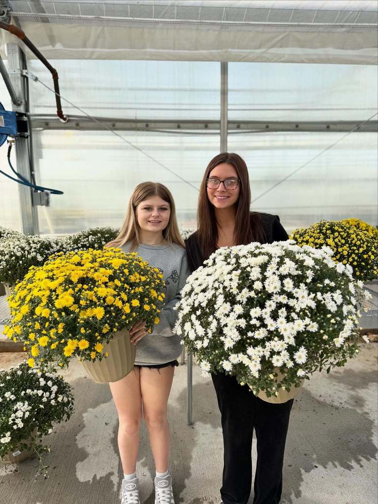 students with mums