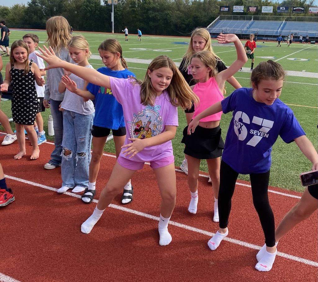 ☀️ Golden Goblin Fun! Harrison Middle School 5th and 6th  grade students enjoyed the beautiful weather during their 1st Quarter Golden Goblin Event! 🌟