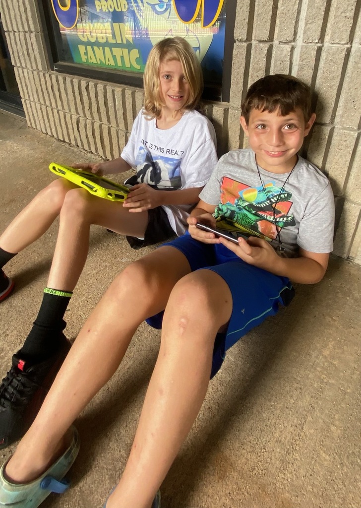 ☀️ Golden Goblin Fun! Harrison Middle School 5th and 6th  grade students enjoyed the beautiful weather during their 1st Quarter Golden Goblin Event! 🌟