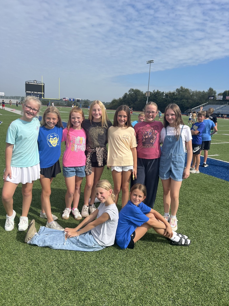 ☀️ Golden Goblin Fun! Harrison Middle School 5th and 6th  grade students enjoyed the beautiful weather during their 1st Quarter Golden Goblin Event! 🌟