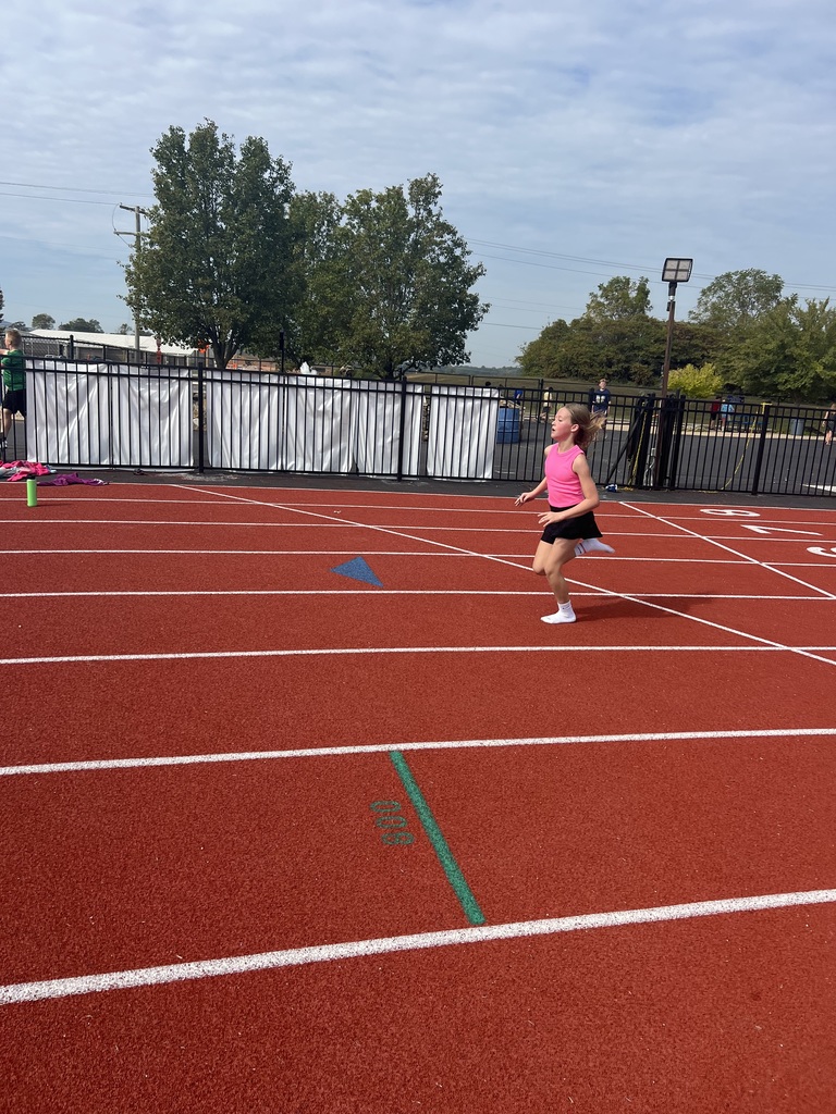 ☀️ Golden Goblin Fun! Harrison Middle School 5th and 6th  grade students enjoyed the beautiful weather during their 1st Quarter Golden Goblin Event! 🌟