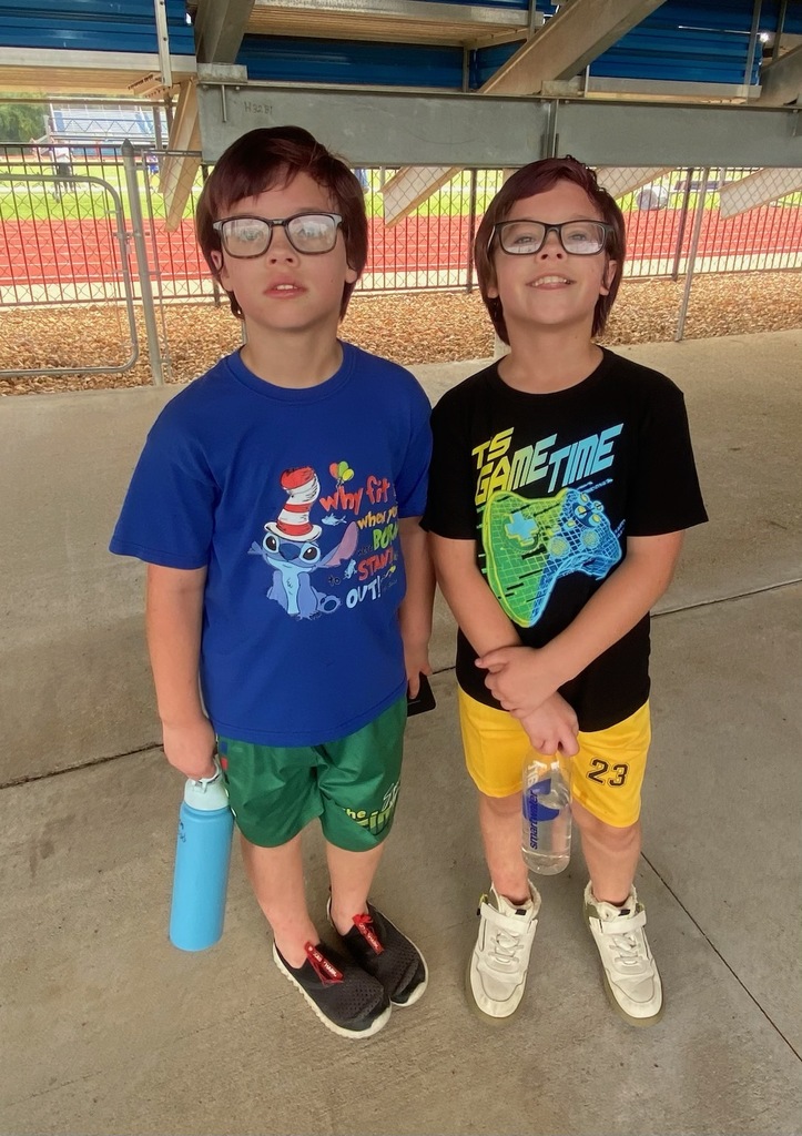 ☀️ Golden Goblin Fun! Harrison Middle School 5th and 6th  grade students enjoyed the beautiful weather during their 1st Quarter Golden Goblin Event! 🌟