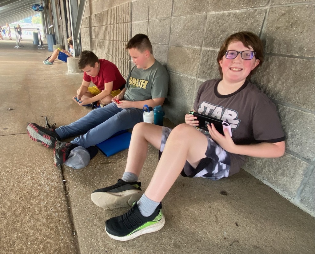 ☀️ Golden Goblin Fun! Harrison Middle School 5th and 6th  grade students enjoyed the beautiful weather during their 1st Quarter Golden Goblin Event! 🌟