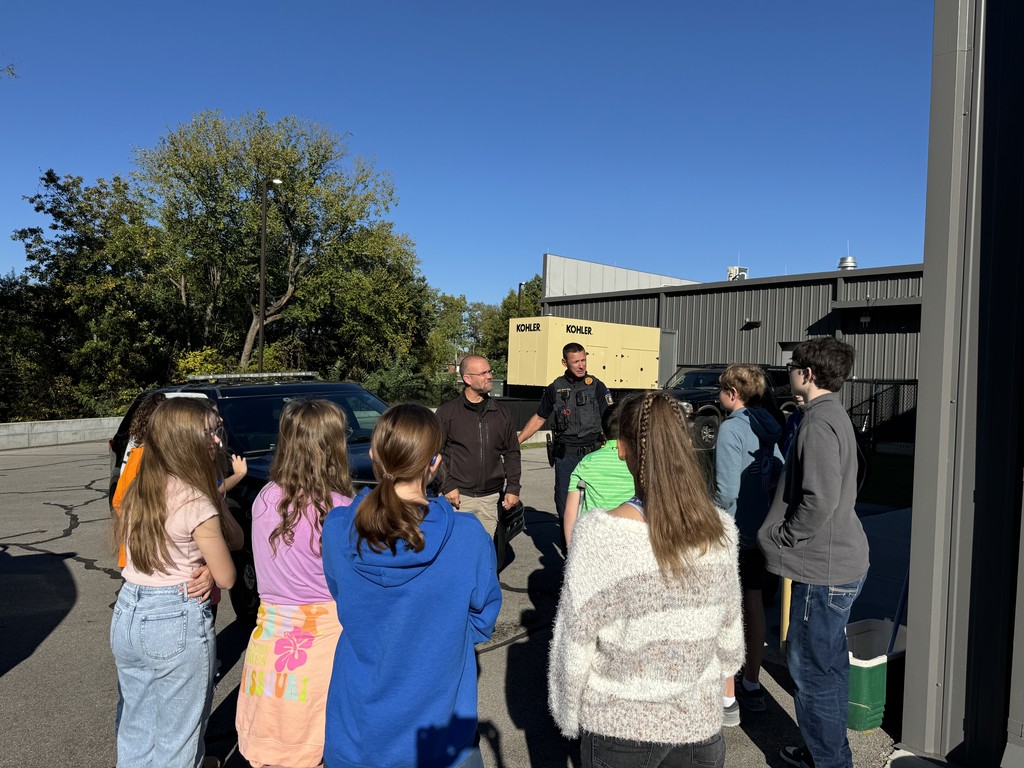 🏛️ Student Council Field Trip! Harrison Middle School Student Council members enjoyed visiting City Hall, the Fire Station, and the Police Department! 🚒👮‍♂️  It was a great experience for these young leaders to see our city in action and learn more about how local government serves our community. 💙💛  #HarrisonMiddleSchool #GreatGoblins #StudentCouncil #FutureLeaders #CommunityLearning #HMS