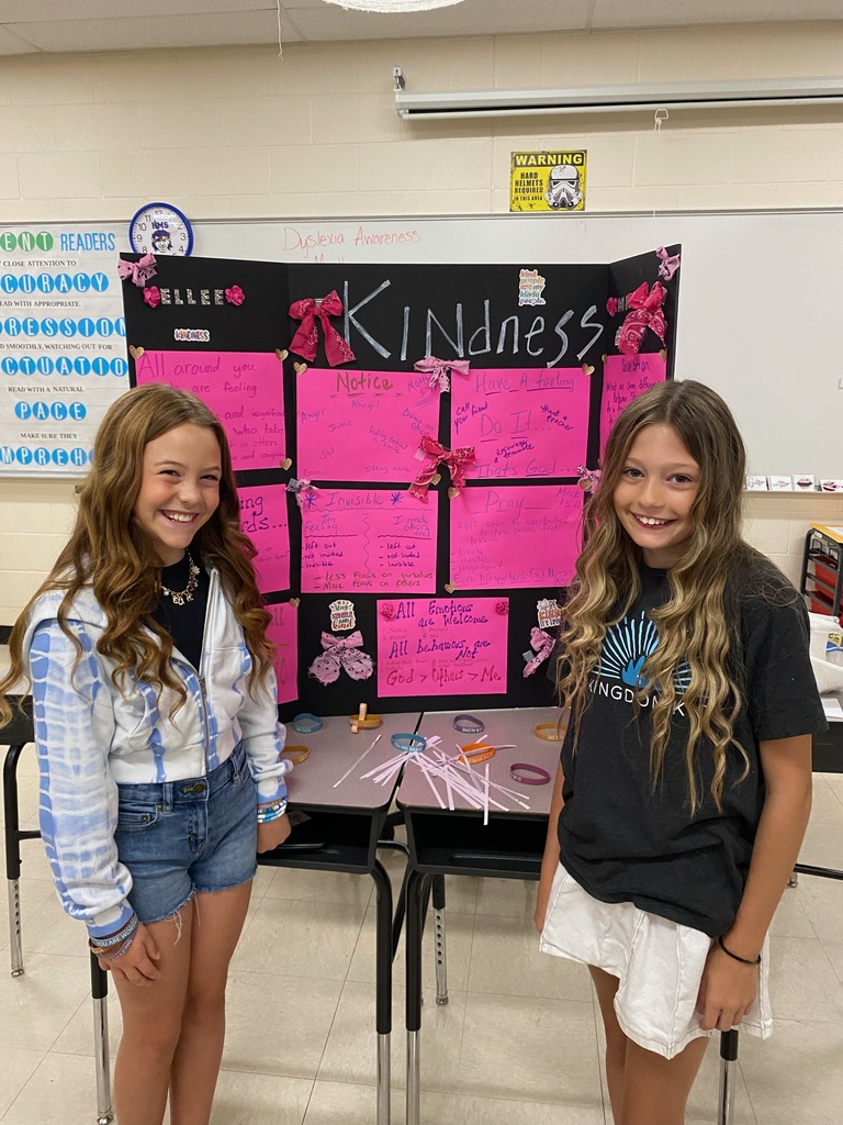 💛 Kindness Matters! Ellee and Mia shared a wonderful message about kindness with our 6th Grade FCA . 🌟 Great job, girls — we’re proud of your leadership and hearts for others! 💙💛  #HarrisonMiddleSchool #GreatGoblins #FCA #KindnessMatters #StudentLeaders