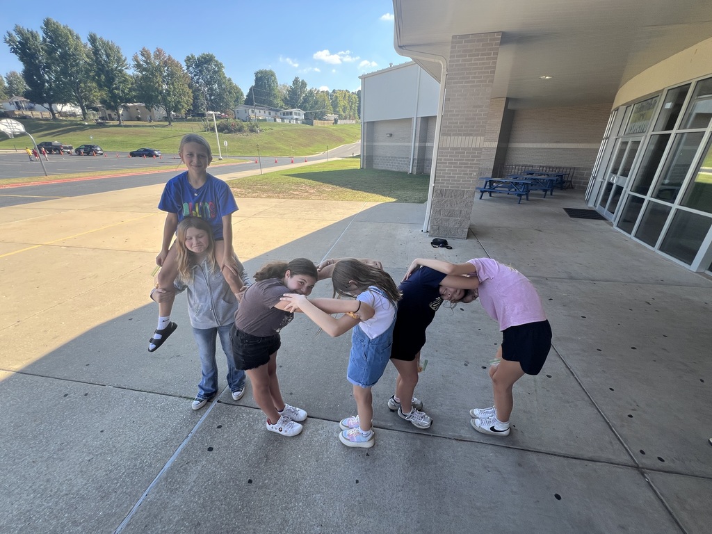 🦁 100 Club Champions! The Lion Team had 29 students earn a spot in the “100 Club”! 🎉 These math whizzes completed 100 multiplication problems in just 5 minutes — proving they’re true math fact fluency masters! 💪🔢  We are so proud of their hard work and determination! 💙💛 #HarrisonMiddleSchool #GreatGoblins #MathMasters #100Club #StudentSuccess