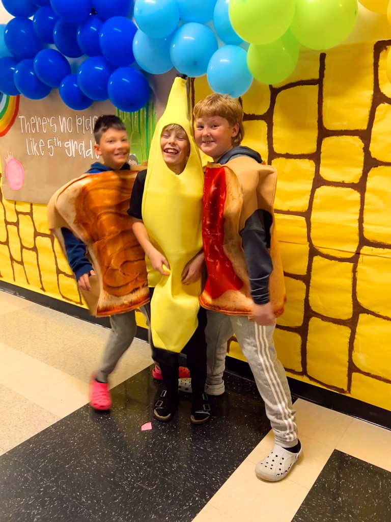 🦁🎃 Look at Those Lions! Our 5th Grade Lions showed off their creativity with some amazing costumes! 👻✨  Costume winners were recognized in categories like Funniest, Best Duo, Most Creative, Cutest, Book or Movie Character, Superhero/Villain, Magical Fantasy, and Judge’s Choice! 🏆  What a fun and festive group of students! 💙💛 #HarrisonMiddleSchool #GreatGoblins #Trailblazers #HMSSpirit #CostumeFun #StudentCreativity