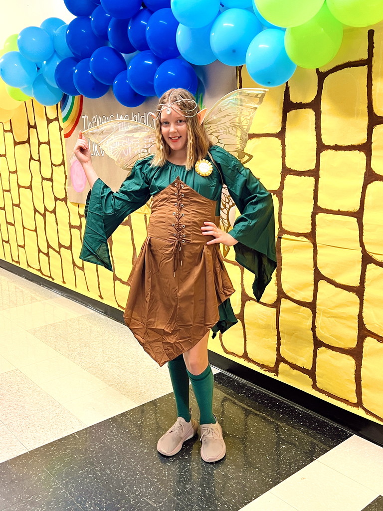 🦁🎃 Look at Those Lions! Our 5th Grade Lions showed off their creativity with some amazing costumes! 👻✨  Costume winners were recognized in categories like Funniest, Best Duo, Most Creative, Cutest, Book or Movie Character, Superhero/Villain, Magical Fantasy, and Judge’s Choice! 🏆  What a fun and festive group of students! 💙💛 #HarrisonMiddleSchool #GreatGoblins #Trailblazers #HMSSpirit #CostumeFun #StudentCreativity