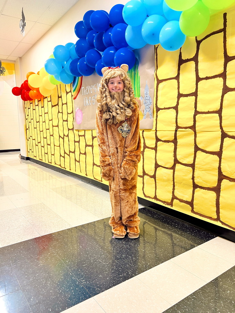 🦁🎃 Look at Those Lions! Our 5th Grade Lions showed off their creativity with some amazing costumes! 👻✨  Costume winners were recognized in categories like Funniest, Best Duo, Most Creative, Cutest, Book or Movie Character, Superhero/Villain, Magical Fantasy, and Judge’s Choice! 🏆  What a fun and festive group of students! 💙💛 #HarrisonMiddleSchool #GreatGoblins #Trailblazers #HMSSpirit #CostumeFun #StudentCreativity
