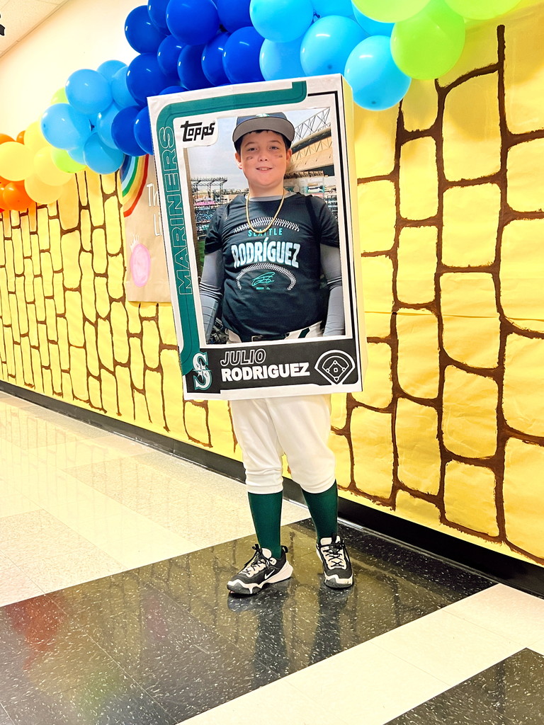 🦁🎃 Look at Those Lions! Our 5th Grade Lions showed off their creativity with some amazing costumes! 👻✨  Costume winners were recognized in categories like Funniest, Best Duo, Most Creative, Cutest, Book or Movie Character, Superhero/Villain, Magical Fantasy, and Judge’s Choice! 🏆  What a fun and festive group of students! 💙💛 #HarrisonMiddleSchool #GreatGoblins #Trailblazers #HMSSpirit #CostumeFun #StudentCreativity