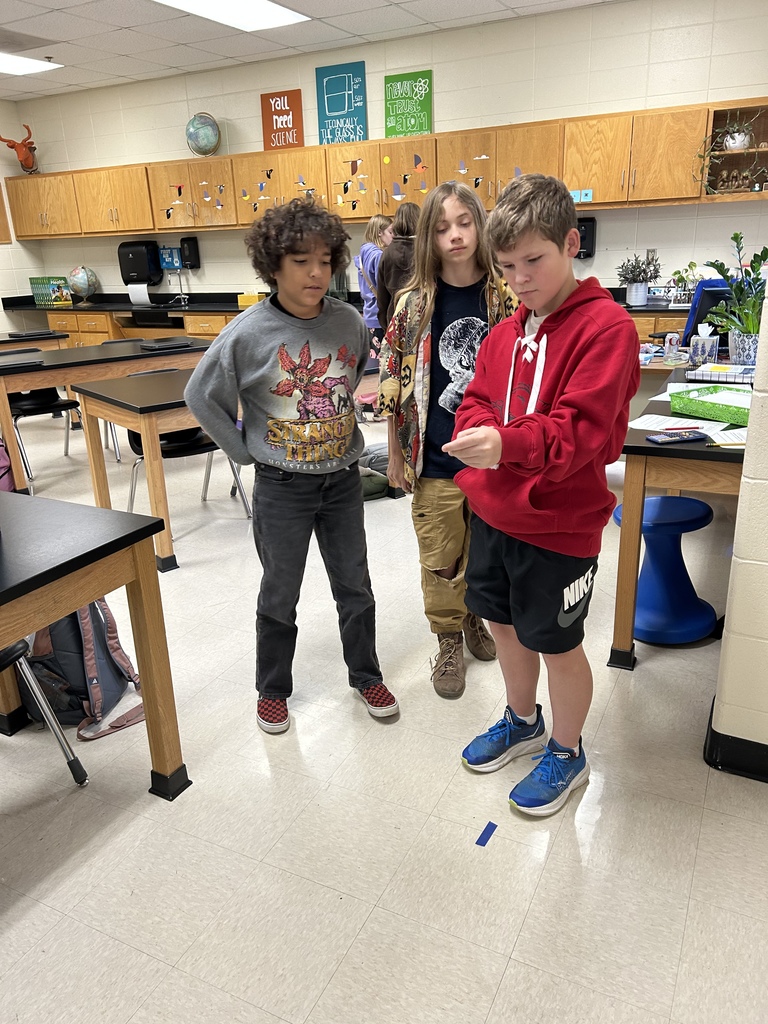 🧪🎯 Stretching Into Science! 🎯🧪  Mrs. Scoggins’ science class really had a stretch in learning today! Students used rubber bands to explore the relationship between potential energy and kinetic energy — a hands-on way to see energy in action.  What a stretch! 💙💛  #HarrisonMiddleSchool #GreatGoblins #HMSScience #HandsOnLearning #STEMFun #EnergyInAction