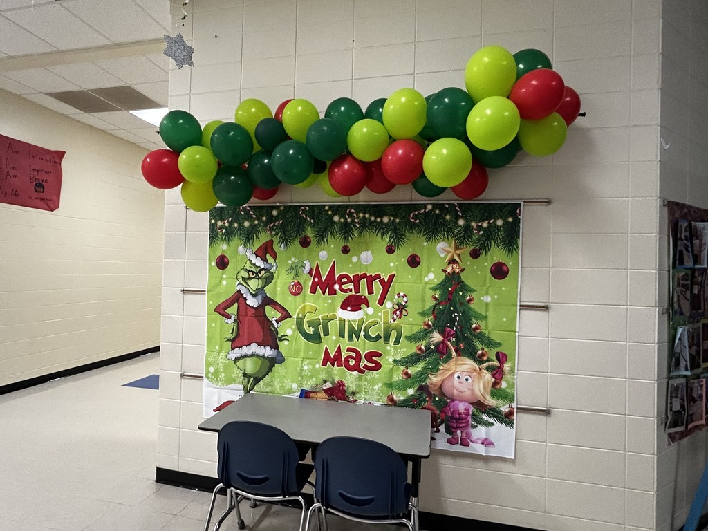 🎄💙 A Huge Thank You! 💙🎄  Huge thank you to the Trailblazers parents who helped decorate our hallway for Christmas! Your time, creativity, and holiday spirit have made our school shine a little brighter this season.  We appreciate you! 💛  #HarrisonMiddleSchool #GreatGoblins #Trailblazers #HolidaySpirit #ParentVolunteers