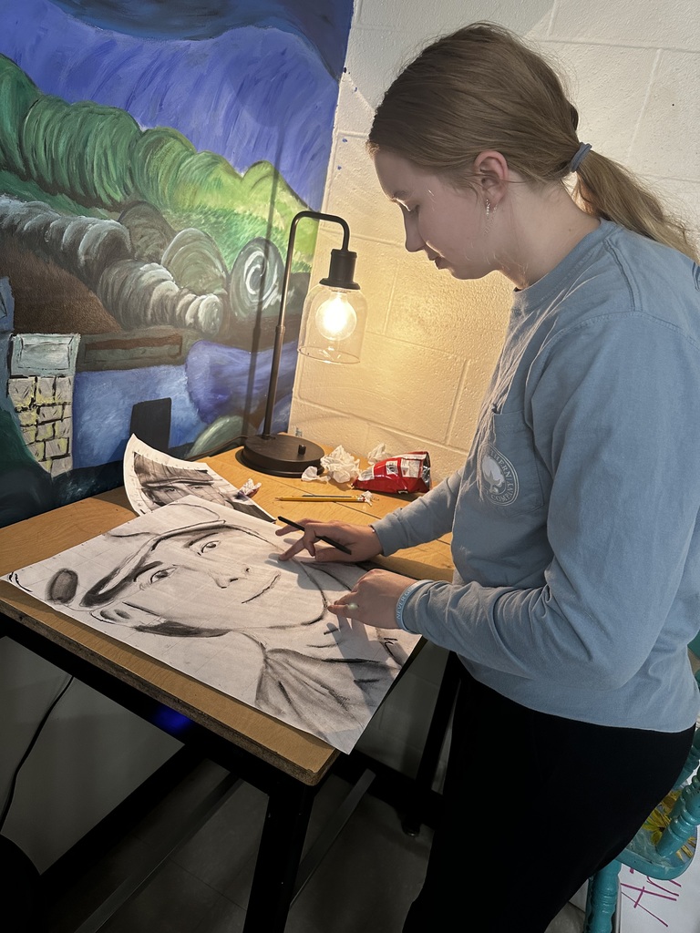 🎨📏 Amazing Gridline Art by Our 7th–8th Grade Students! 📏🎨  Our 7th and 8th Grade Art students have been hard at work on their Gridline Art projects — and their final pieces are truly fantastic!  The grid method encourages students to focus on small sections rather than the entire picture at once, helping them build confidence and accuracy. Several students found great success using this technique!  We’re so proud of their effort, patience, and creativity! 💙💛  #HarrisonMiddleSchool #GreatGoblins #HMSArt #GridlineArt #StudentArtists #CreativeClassroom