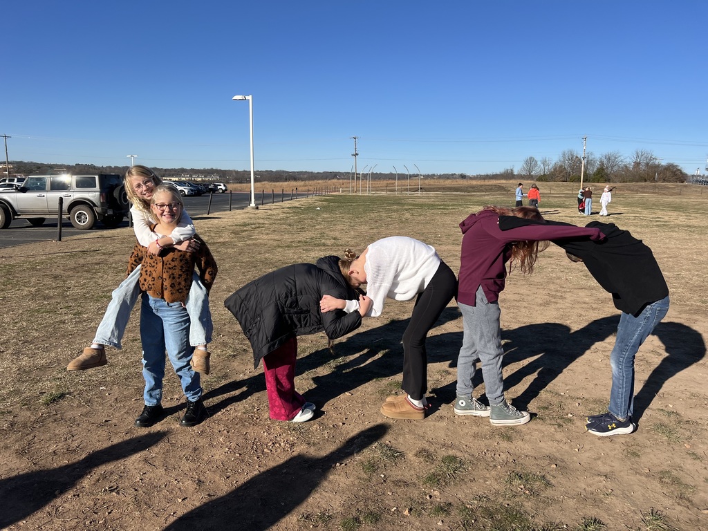 🎉 Congratulations, Lion Team! 🎉 The Lion Team had 33 students earn a perfect score by completing 100 division facts in under 5 minutes! 🧠💪  What an incredible achievement — we are so proud of these hardworking students! 💙💛 🦁