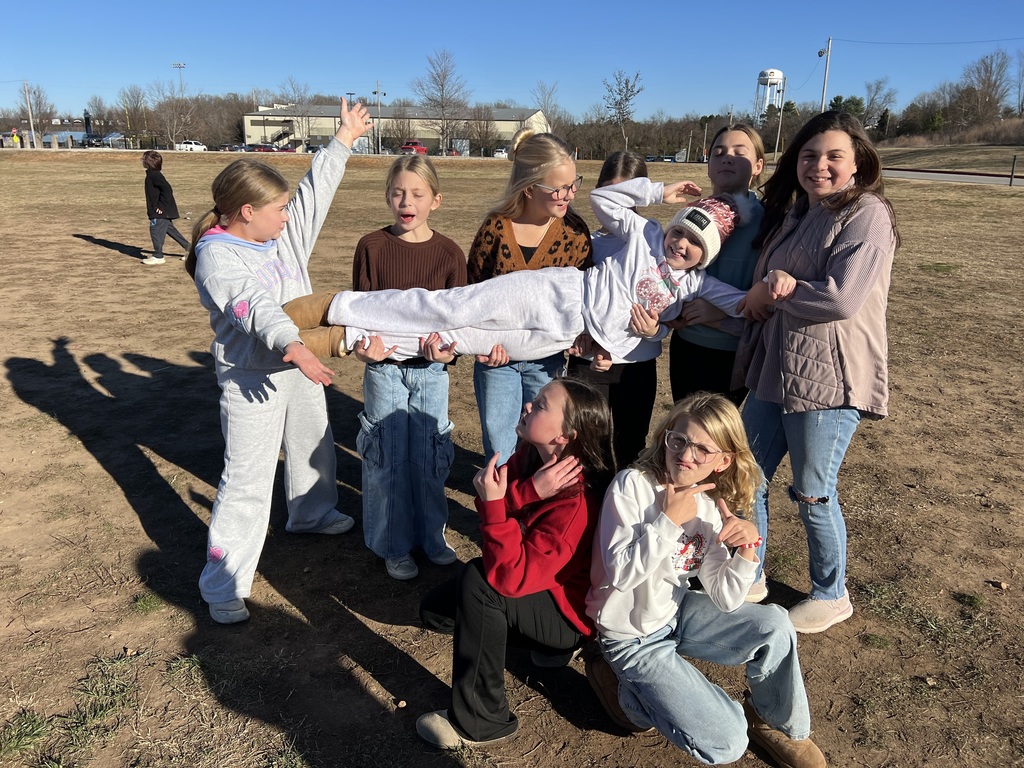 🎉 Congratulations, Lion Team! 🎉 The Lion Team had 33 students earn a perfect score by completing 100 division facts in under 5 minutes! 🧠💪  What an incredible achievement — we are so proud of these hardworking students! 💙💛 🦁