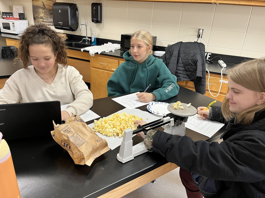 🍿 Popcorn Science in Action! 🍿  Our students explored what happens when popcorn pops! When heated, the water inside the kernel turns to steam, builds pressure, and POW!—the kernel bursts open. Even though the popcorn changes shape and size, no new substance is formed, making it a physical change.  Learning science through hands-on labs is always a poppin’ good time! 