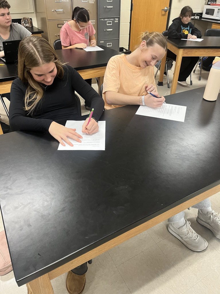 Science in action! 🧪 Mrs. Bryant’s class mixed magnesium sulfate and sodium carbonate during today’s precipitate lab, creating magnesium carbonate and sodium sulfate. Students loved seeing a chemical reaction produce a solid right before their eyes!  