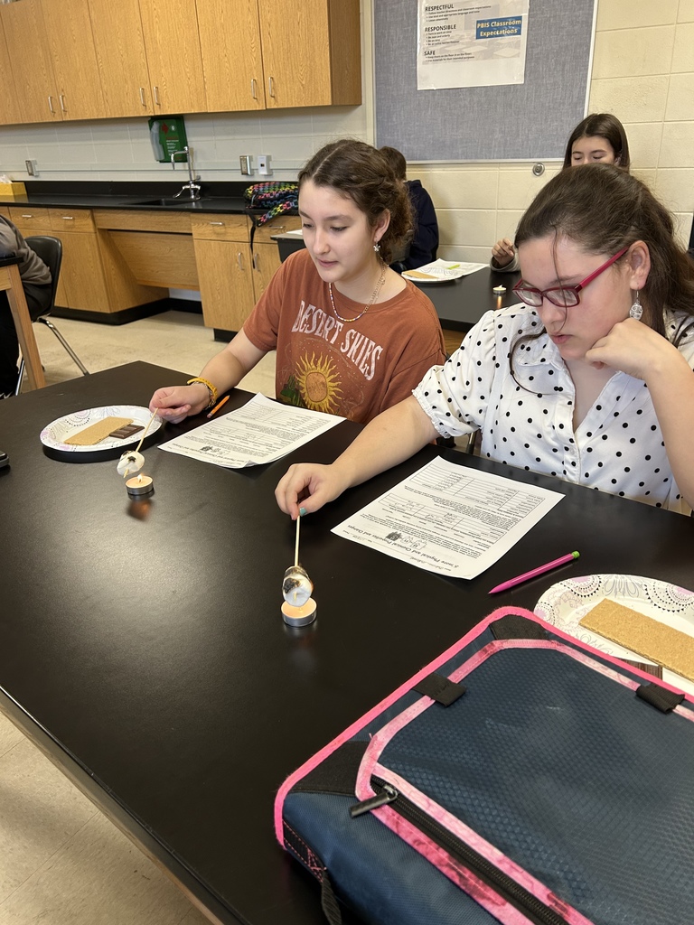 🔥🍫 Mrs. Scoggins’ Science Class enjoyed a tasty S’mores Lab! Students learned about the chemical and physical changes that happen when making a s’more— 🧩 breaking graham crackers 🍫 melting chocolate 🔥 marshmallow browning and caramelization  Science has never tasted so good! 😄🧪 #ScienceLab #ChemicalChanges #PhysicalChanges #LearningIsFun #STEMEducation