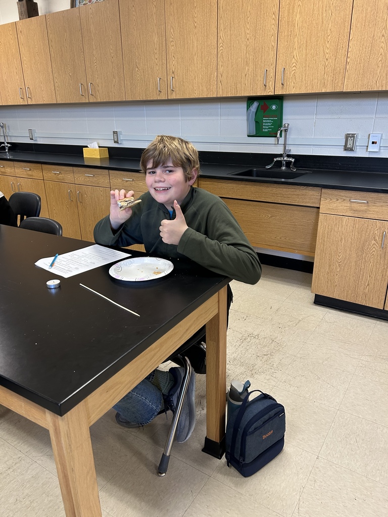 🔥🍫 Mrs. Scoggins’ Science Class enjoyed a tasty S’mores Lab! Students learned about the chemical and physical changes that happen when making a s’more— 🧩 breaking graham crackers 🍫 melting chocolate 🔥 marshmallow browning and caramelization  Science has never tasted so good! 😄🧪 #ScienceLab #ChemicalChanges #PhysicalChanges #LearningIsFun #STEMEducation