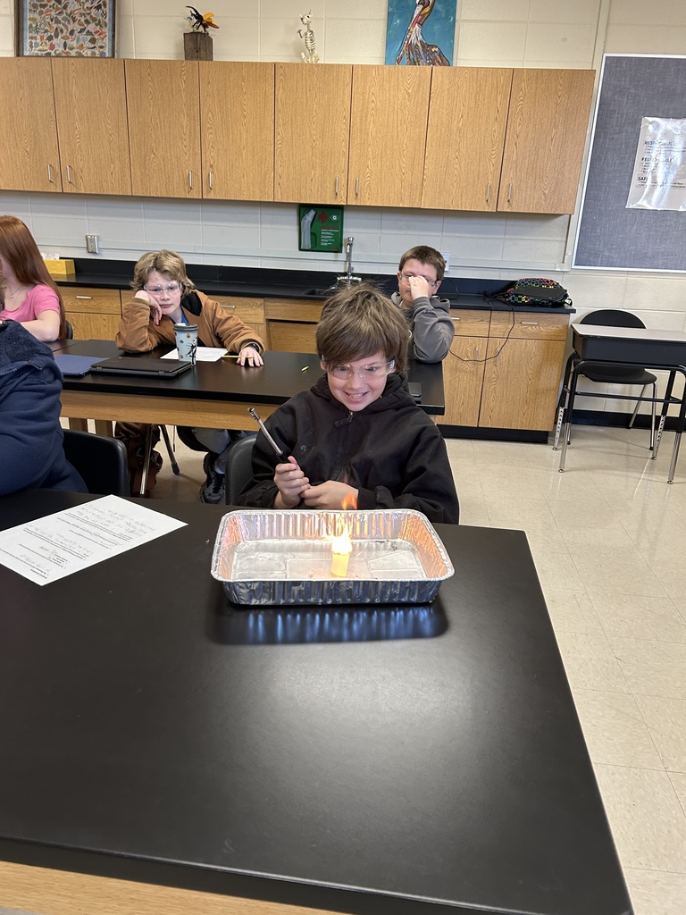  🔬✨ Mrs. Scoggins’ Science Class is busy investigating signs of a chemical reaction! We’re looking for 🔥 heat, 💡 light, 🌡️ temperature changes, and 🧪 the formation of a new substance. Science in action! 👩‍🔬👨‍🔬 #ScienceClass #ChemicalReactions #STEMLearning #HandsOnLearning
