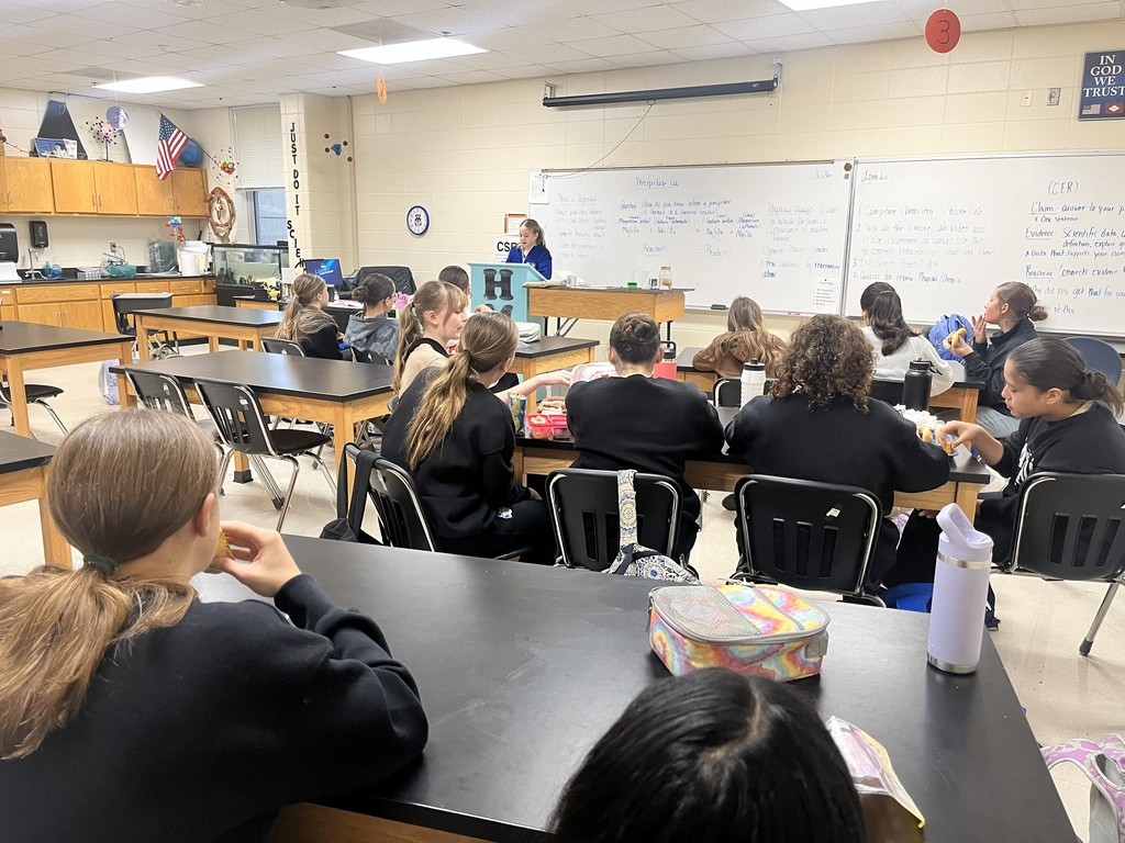   ✨ FCA Huddle Highlight ✨ Annabelle Barger shared a powerful message about the importance of teamwork and how working together increases our chances of victory. She also reminded us that when we succeed, we should always give the glory to God. 🙏💙  