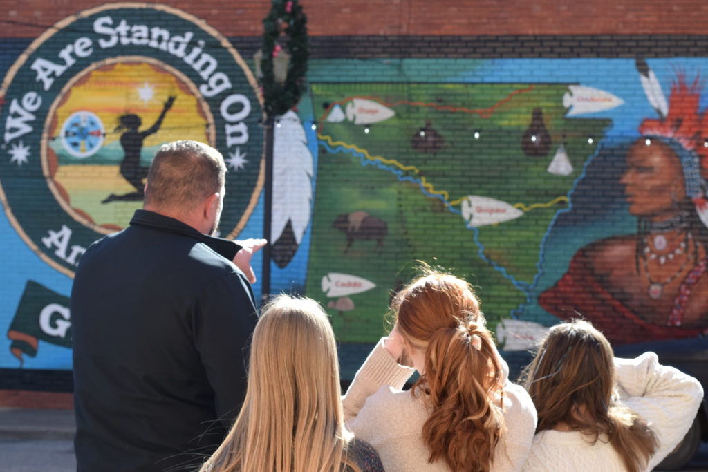 🎨📱 Mural Tech in Action! Students working on the EAST Project Mural Tech partnered with Explore Harrison’s Matt Bell for a productive day in Downtown Harrison. During a guided walking tour of the city’s murals, students collaborated with Mr. Bell to plan Phase 1 of the project—adding plaques with QR codes and informative details to each mural.  It was a beautiful day to learn, collaborate, and connect art with technology! A big thank-you to Matt Bell for sharing his time and expertise, and to Boba Joe’s for the treats that made the day even sweeter.  #EASTProject #MuralTech #ExploreHarrisonAR #DowntownHarrison #StudentCollaboration #ArtMeetsTechnology #CommunityPartnership #LearningBeyondTheClassroom #QRinAction #ThankYou