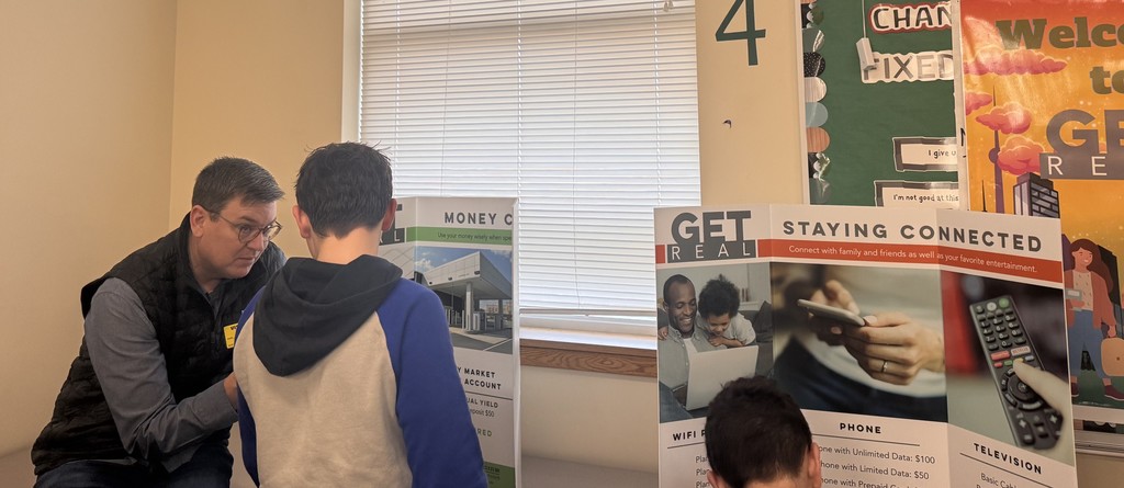 Students in Mrs. O'Dell's Career Development class got real this week! Get Real is a program created by the University of Arkansas Research & Extension. Thank you to our local Boone County Extension Service for bringing this outstanding program to Harrison Middle School. Local agents partner with parents/guardians and community stakeholders to help students understand the impact education has on career options and lifestyle.