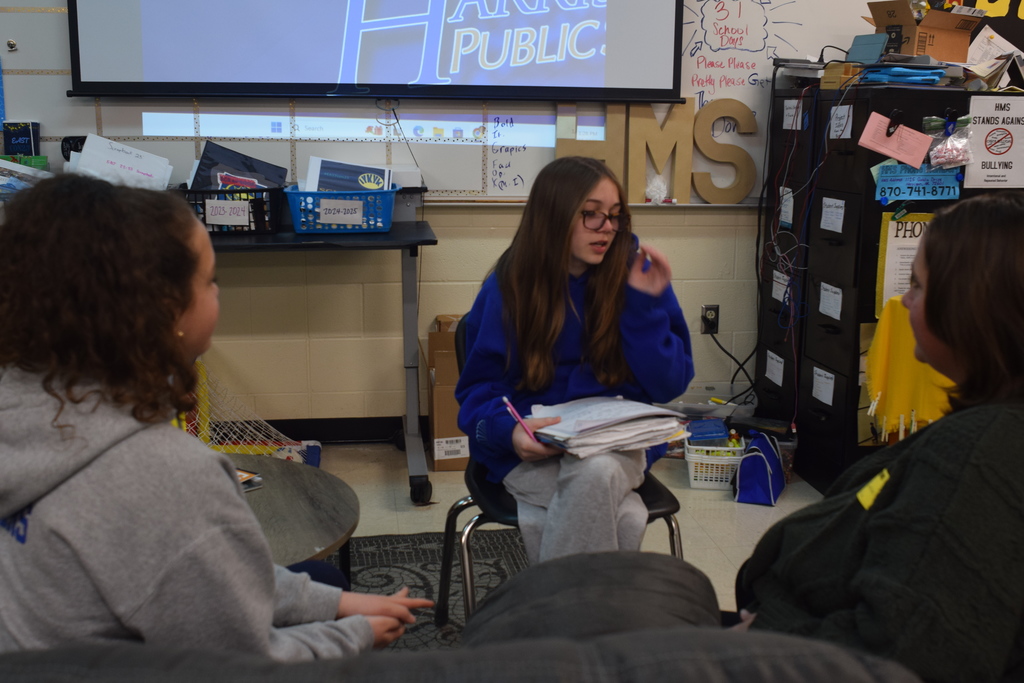 🤝💙 EAST Project Spotlight: Food for Friends 💙🤝  Bellah and Abbey are working on an EAST project focused on addressing food insecurity called Food for Friends. As part of their project, they set up a meeting with representatives from Ozark Share and Care.  Ferrin Carlton visited with this group and 6th period EAST, sharing insight into Ozark Share and Care’s mission, what happens day to day, and the many volunteer opportunities available.  Ozark Share and Care is truly an amazing asset to the people of Harrison and the surrounding area, and we are grateful for their time, knowledge, and continued service to our community. 🌟  #EASTProject #FoodForFriends #CommunityService #OzarkShareAndCare #StudentLeadership #LearningBeyondTheClassroom #GivingBack #HarrisonAR