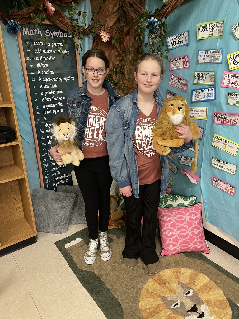 Twin Day fun during FBLA Week! 👯♀️✨ From matching outfits to double the smiles, our students showed up and showed out with their twin style! 💙👕 Whether they planned it for weeks or matched that morning, the creativity was on point! We love seeing everyone join in the fun and celebrate FBLA Week together! 🎉 #HMS #FBLAWeek #TwinDay #SchoolSpirit #DoubleTheFun