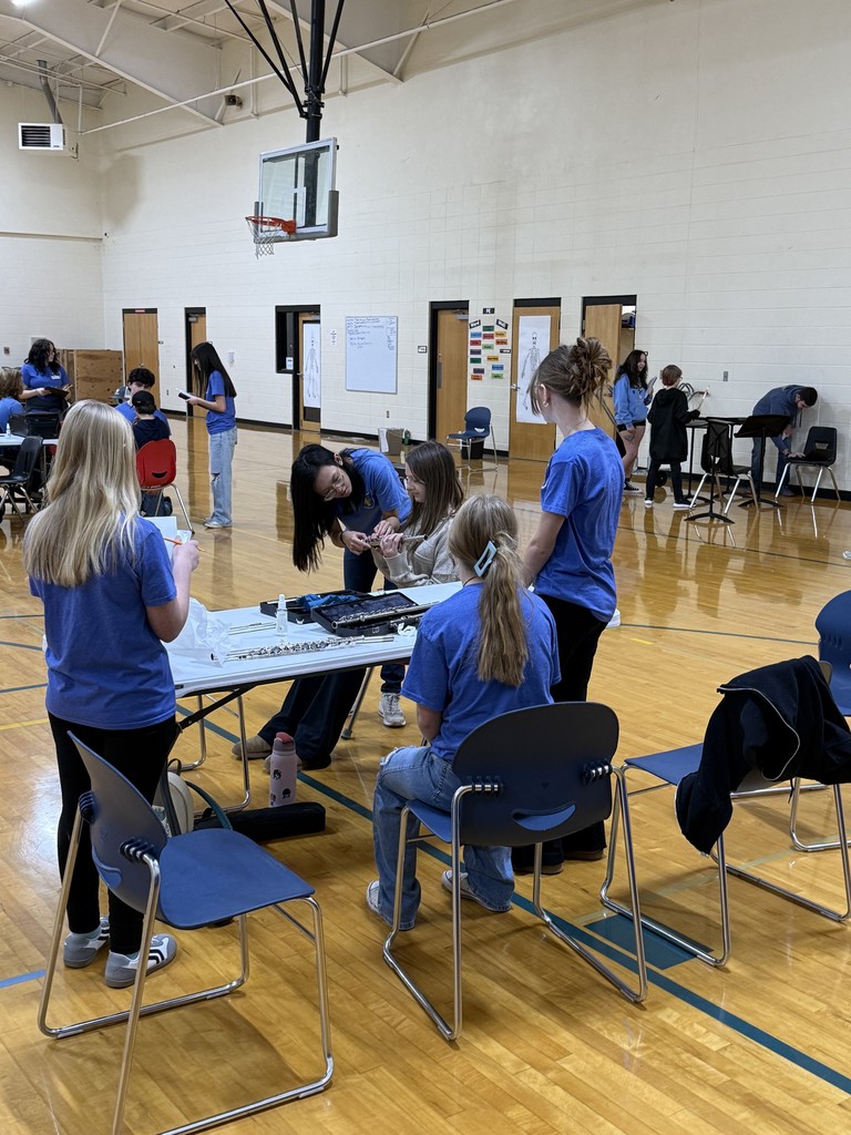 🎶 “I’m With the Band!” 🎶 Potential new Harrison Middle School Band members spent the morning with the high school band, getting a hands-on experience trying out different instruments! 🎺🥁🎷 Students tested their skills to help identify which instrument they are naturally best suited to play. This process matches each student’s natural ability with an instrument, setting them up for success from the very beginning. 🙌 By finding the right fit, we reduce frustration while learning and help build confidence — all while creating a stronger, more harmonious band program! 🎼✨ We can’t wait to see these future Goblin musicians shine! 💙🎶 #HMSBand #FutureMusicians #GoblinPride #ImWithTheBand