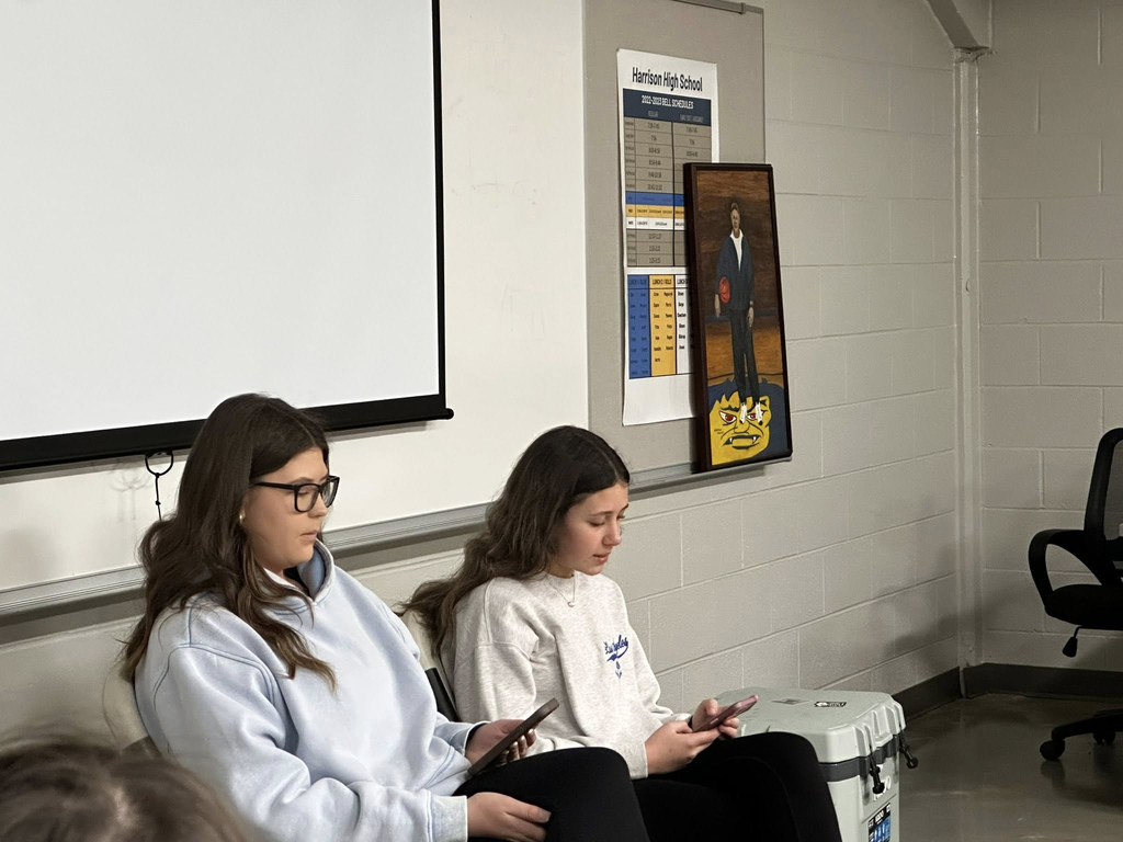 🏐 Volleyball FCA Led by Mollie Lineberger and Jasinda Edger This week, Volleyball FCA students talked about the power of love in sports and in everyday life. The focus was on showing kindness, respect, and selflessness — both on and off the court. Athletes reflected on how to support teammates, help friends in need, and even show respect to rivals. They were reminded that great competitors stand out not just for their skills, but for their character, integrity, and compassion. 💛 #LeadWithLove #VolleyballFCA #CharacterCounts