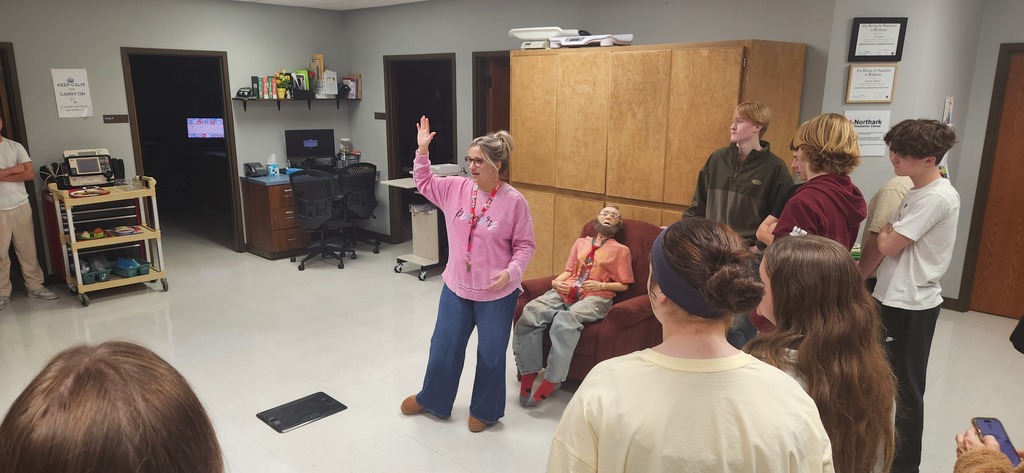 🏥🎓 Exploring Future Careers! 🎓🏥  Organized by Mrs. O’Dell, CTE Teacher at HMS, our 8th graders had an exciting opportunity to visit North Arkansas Regional Medical Center, where they toured the hospital and learned about a variety of careers in the medical field. Students gained valuable insight into the many pathways available in healthcare and what it takes to work in this important industry.  After the tour, students enjoyed lunch at North Arkansas College, continuing their exposure to post-secondary opportunities right here in our community.  This experience connects directly to the learning taking place in Mrs. O’Dell’s Career classes, where students explore career pathways, develop career-ready skills, and begin planning for their futures. These real-world opportunities help bring classroom learning to life!  Experiences like this highlight our Career and Technical Education focus — helping students explore real-world careers and plan for their future! 💙  #HarrisonMiddleSchool #GoblinPride #CTE #CareerReady #FutureFocused