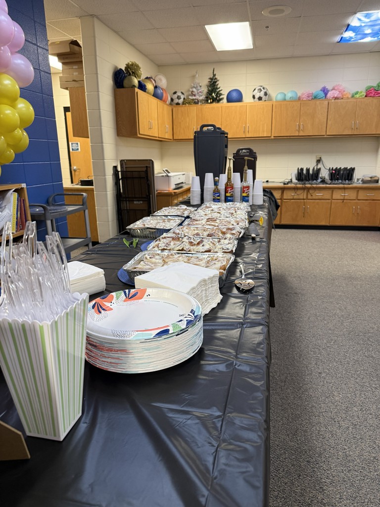 A big thank you to the HMS PTA for blessing our staff this morning with coffee and cinnamon rolls from Neighbor's Mill Bakery & Cafe! Your kindness is the perfect way to start the day. ☕✨