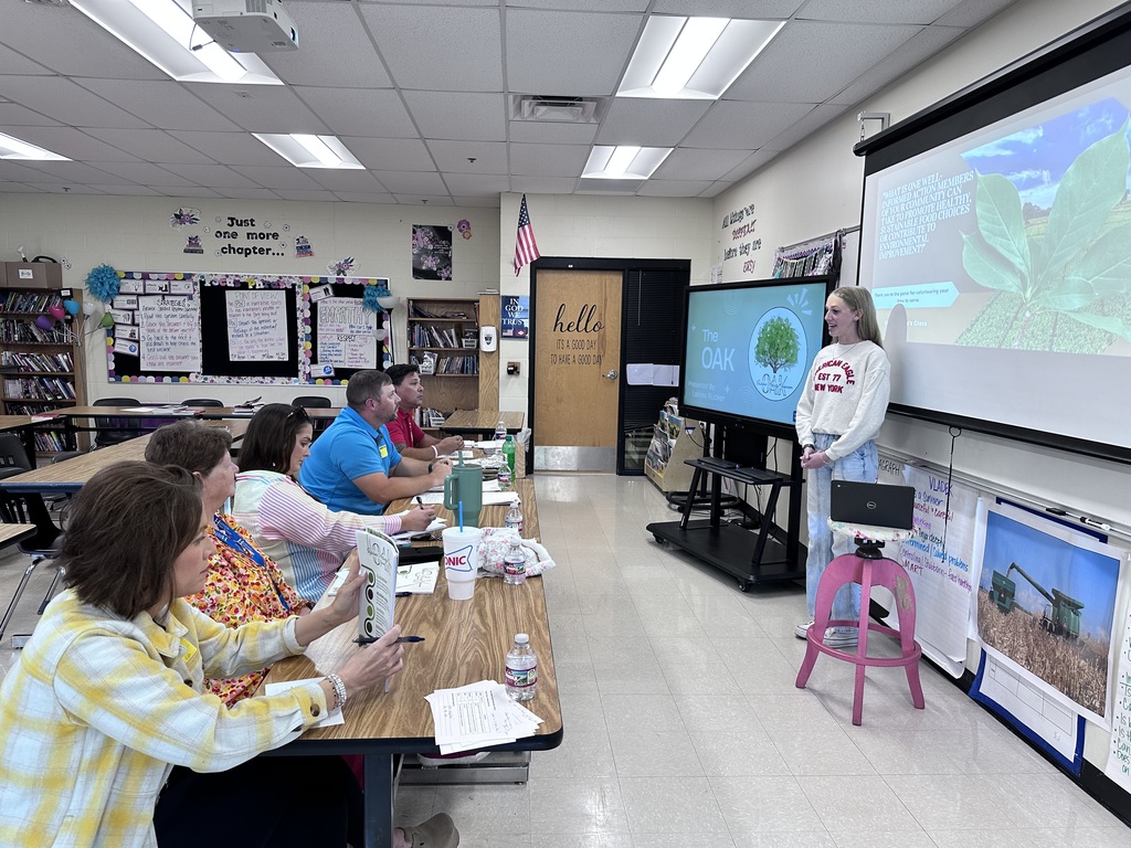 Huge thanks to our incredible community members for being part of Mrs. Benton’s panel! Our students showcased some amazing ag projects focused on strengthening and improving our community, and your valuable feedback helped make the experience even more impactful. 🌱👏  Special thanks to Chris Wade, Alex Hale, Karlea Newberry, Susan Gilley, and Stephanie Mallett for your time, insight, and support—we are so grateful! 💙  #CommunityMatters #AgEducation #StudentSuccess #HMSPride #ThankYou