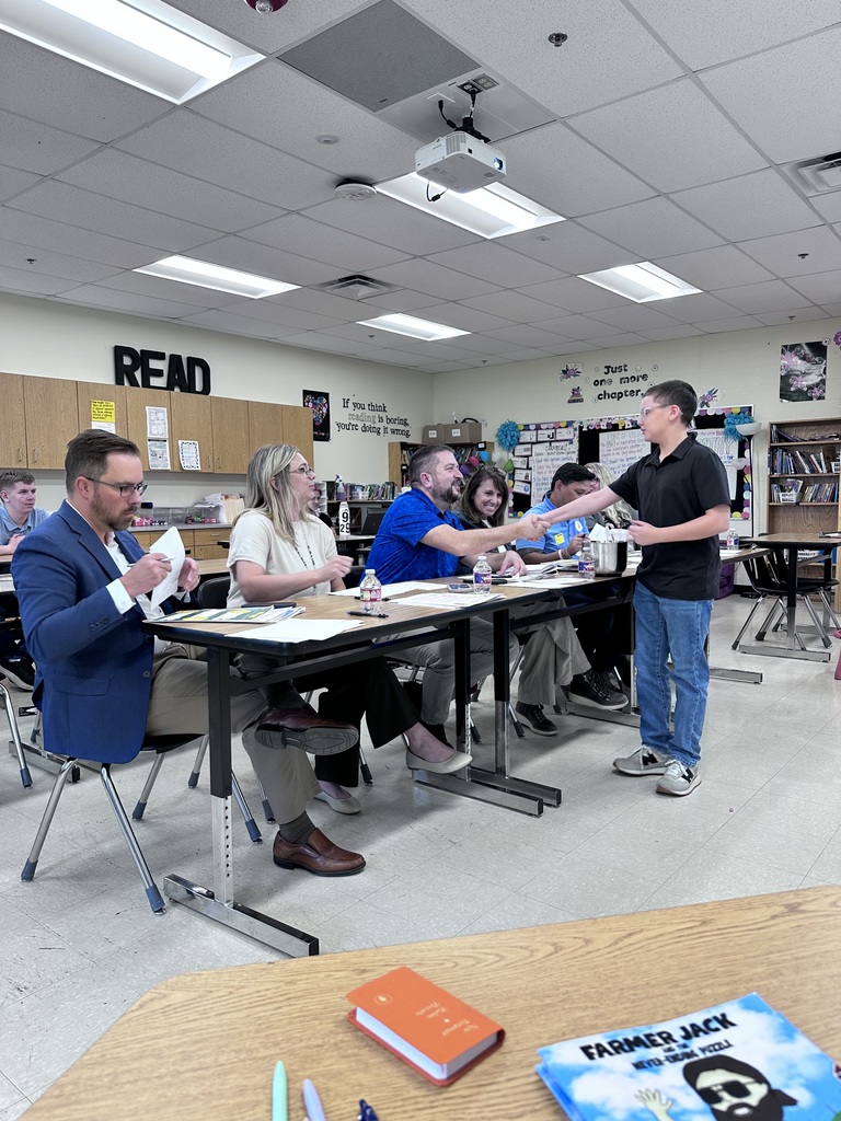 A big thank you to our incredible panel members for taking the time to visit Mrs. Benton’s class and support our students! 🌱  Your valuable feedback and encouragement are helping shape some truly amazing ag projects, and we are so grateful for your investment in our students’ success.  We appreciate you, Josh Bright, Pamela Kindall, Ryan Caughron, Debbie Wilson, Chris Wade, and Brandy Mincer! 👏 #HMSProud #CommunitySupport #AgEducation #StudentSuccess