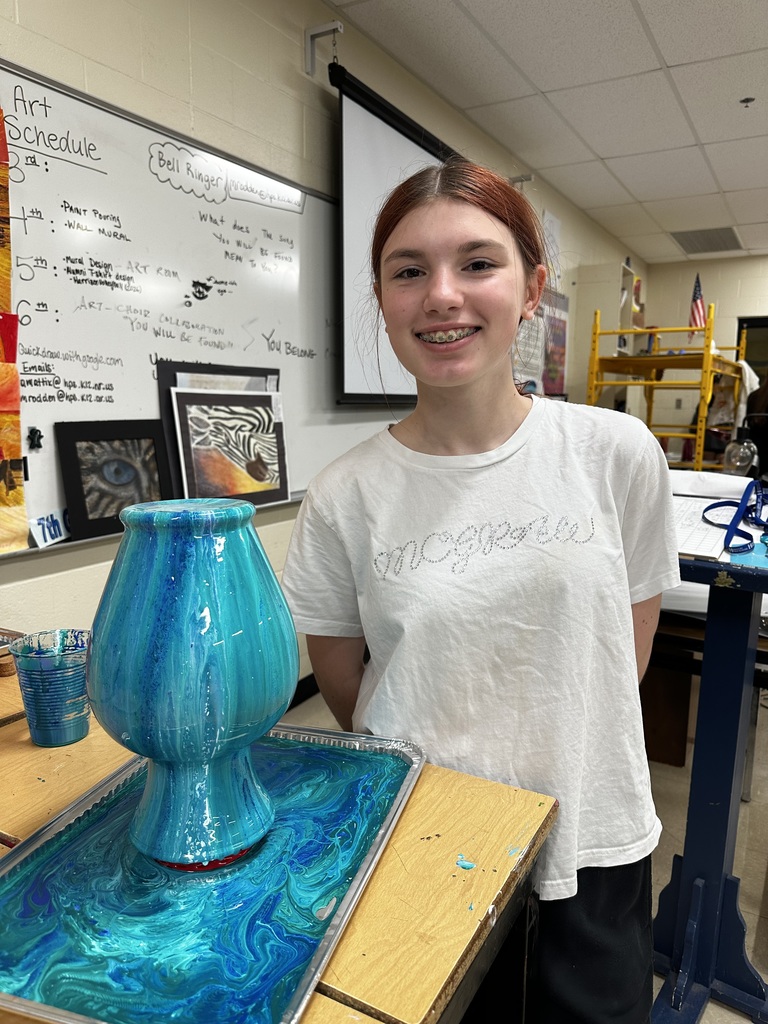 🎨 Friday got creative in the art room!  Coach Mattix and our 7th & 8th grade students explored the art of paint pouring, turning ordinary vases into one-of-a-kind masterpieces. The results are absolutely stunning—these students did an incredible job bringing their creativity to life!
