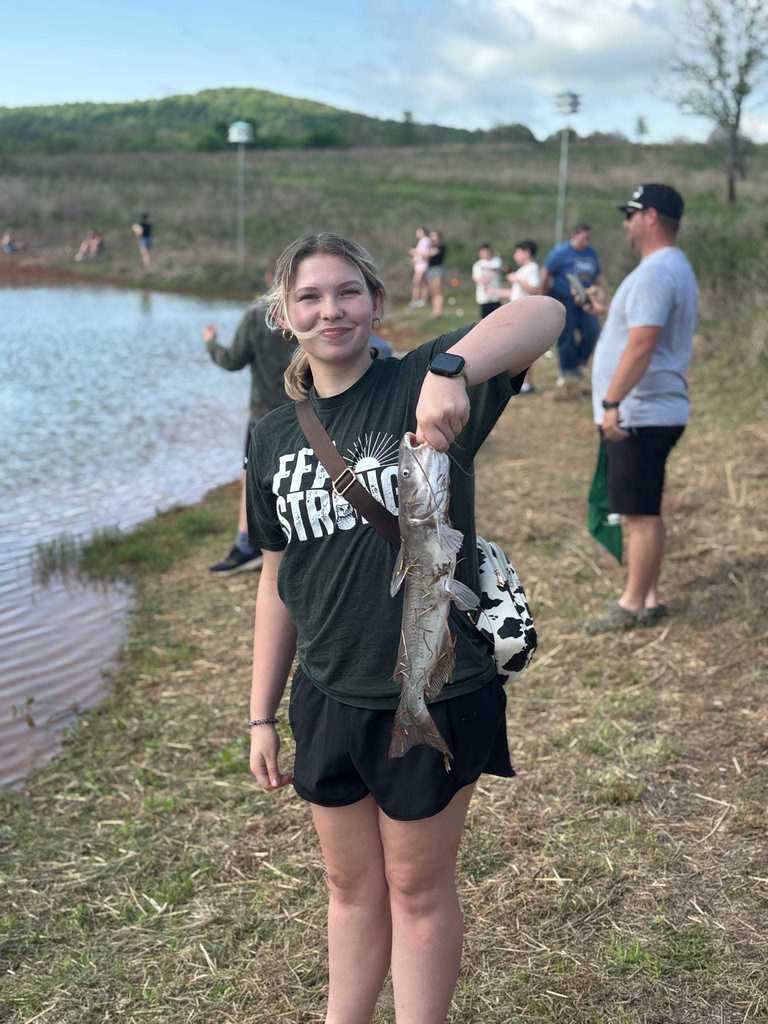 Harrison High School Agriculture teachers recently sponsored a hands-on Fishing Derby and Aquatics Lab for our HMS 7th and 8th grade Agriculture students! 🎣  Students had the opportunity to dive into real-world science by exploring fish anatomy through dissections, studying macroinvertebrates to better understand stream health, and testing water quality.  This engaging experience helped students connect conservation practices with the importance of protecting our waterways and managing healthy fisheries. 🌊  Learning comes to life when students can explore, investigate, and apply their knowledge in meaningful ways!  #HMS #AgEducation #HandsOnLearning #EnvironmentalScience #FutureLeaders