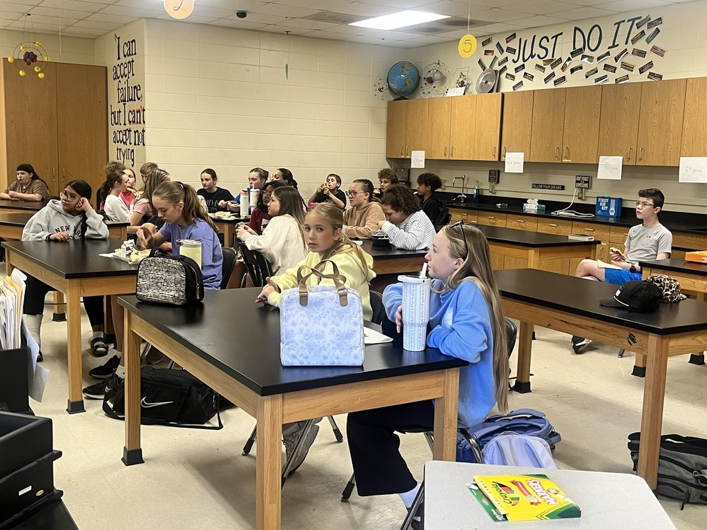 📣 Message from 7th & 8th Grade FCA  Today, our 7th & 8th Grade FCA students were encouraged by guest speaker Kevin Kaser. He shared the importance of keeping our “batteries charged” for Jesus by being kind, patient, and getting along with others. He reminded students that we are not meant to do life alone — we need Jesus and we need each other. Thank you, Kevin Kaser, for pouring into our students today! ✝️💙💛  #HMSGoblins #FCA #CharacterMatters #ChooseKindness #FaithInAction