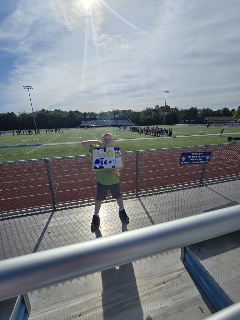 🏃‍♂️☀️ HMS 5th Grade Students, Staff, and Parents had a blast yesterday at 5th Grade Track & Field Day!  From races and relays to cheering on classmates and enjoying time together, it was a fun-filled day for everyone involved.  Please enjoy these photos from a great day at HMS! 💙💛  #GoblinPride #HMSTrackAndFieldDay #HarrisonSchools #HMS5thGrade