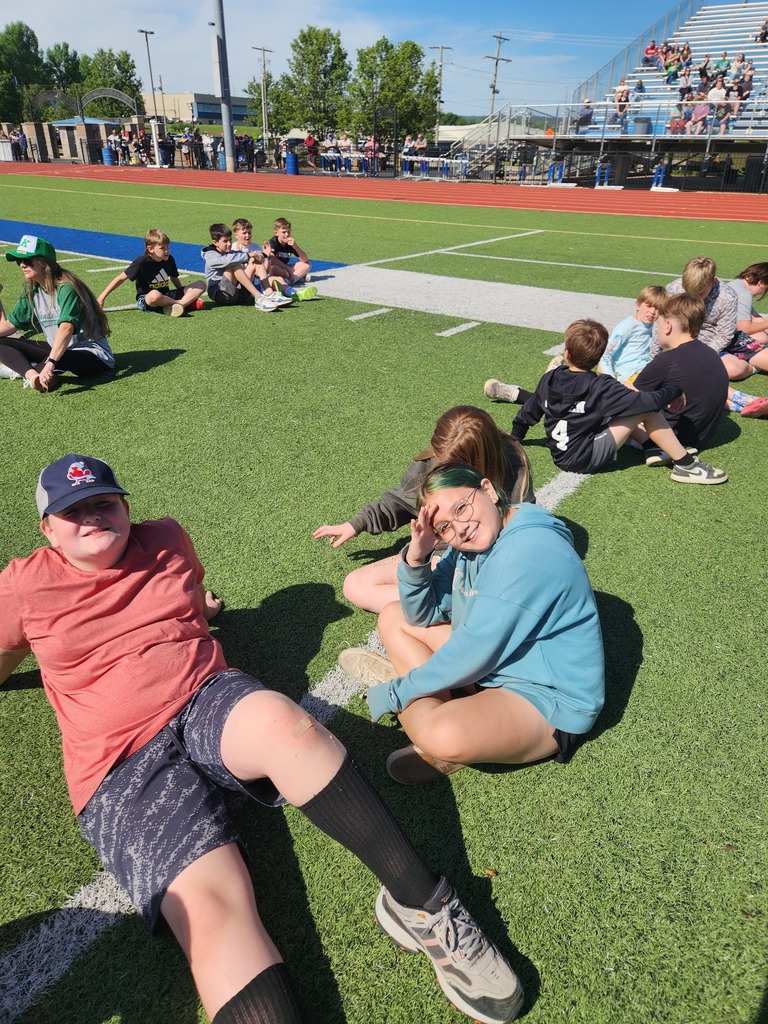 🏃‍♂️☀️ HMS 5th Grade Students, Staff, and Parents had a blast yesterday at 5th Grade Track & Field Day!  From races and relays to cheering on classmates and enjoying time together, it was a fun-filled day for everyone involved.  Please enjoy these photos from a great day at HMS! 💙💛  #GoblinPride #HMSTrackAndFieldDay #HarrisonSchools #HMS5thGrade