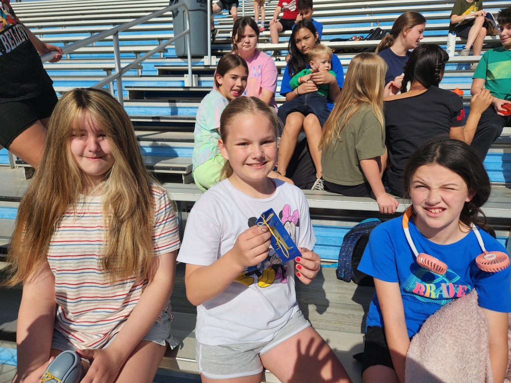 🏃‍♂️☀️ HMS 5th Grade Students, Staff, and Parents had a blast yesterday at 5th Grade Track & Field Day!  From races and relays to cheering on classmates and enjoying time together, it was a fun-filled day for everyone involved.  Please enjoy these photos from a great day at HMS! 💙💛  #GoblinPride #HMSTrackAndFieldDay #HarrisonSchools #HMS5thGrade