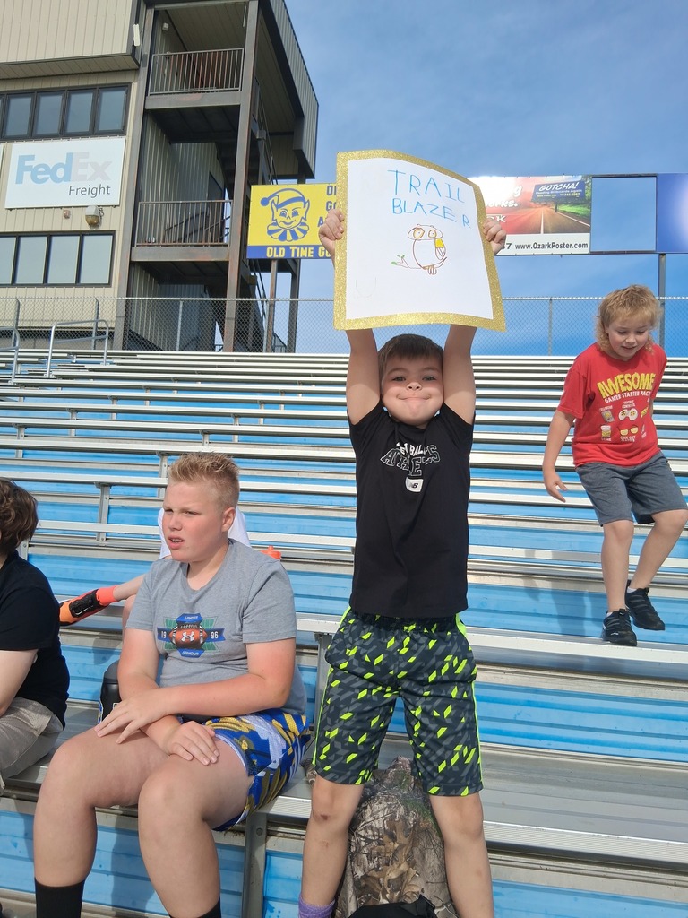 🏃‍♂️☀️ HMS 5th Grade Students, Staff, and Parents had a blast yesterday at 5th Grade Track & Field Day!  From races and relays to cheering on classmates and enjoying time together, it was a fun-filled day for everyone involved.  Please enjoy these photos from a great day at HMS! 💙💛  #GoblinPride #HMSTrackAndFieldDay #HarrisonSchools #HMS5thGrade
