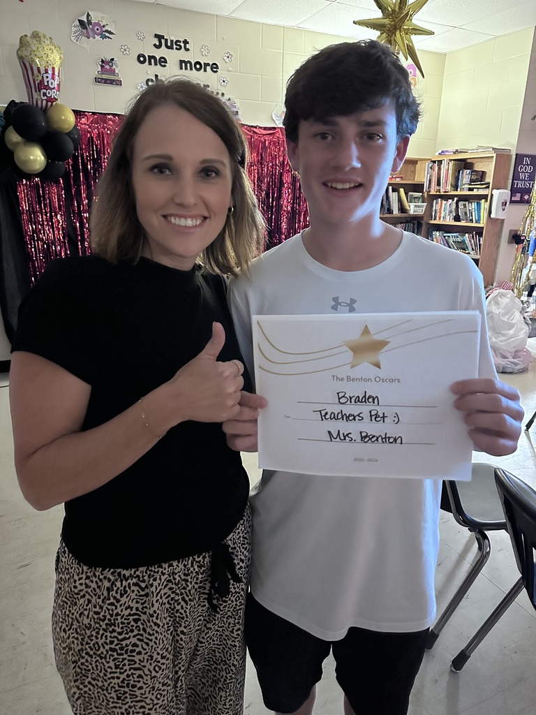 🌟 The Benton Oscars marked our end-of-year celebration with awards, popcorn, and a fun photo booth as we celebrated and honored our 8th grade students and their accomplishments! 🎬🍿🏆 What a great way to wrap up the school year and recognize all of their hard work, memories, and success. We are so proud of this amazing group of students and can’t wait to see what they accomplish next! 💙💛 #BentonOscars #8thGradeCelebration #GoblinPride